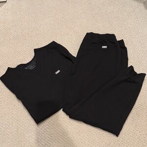 Men’s Figs Black Pocket Tee and Jogger Technical Collection Set size large